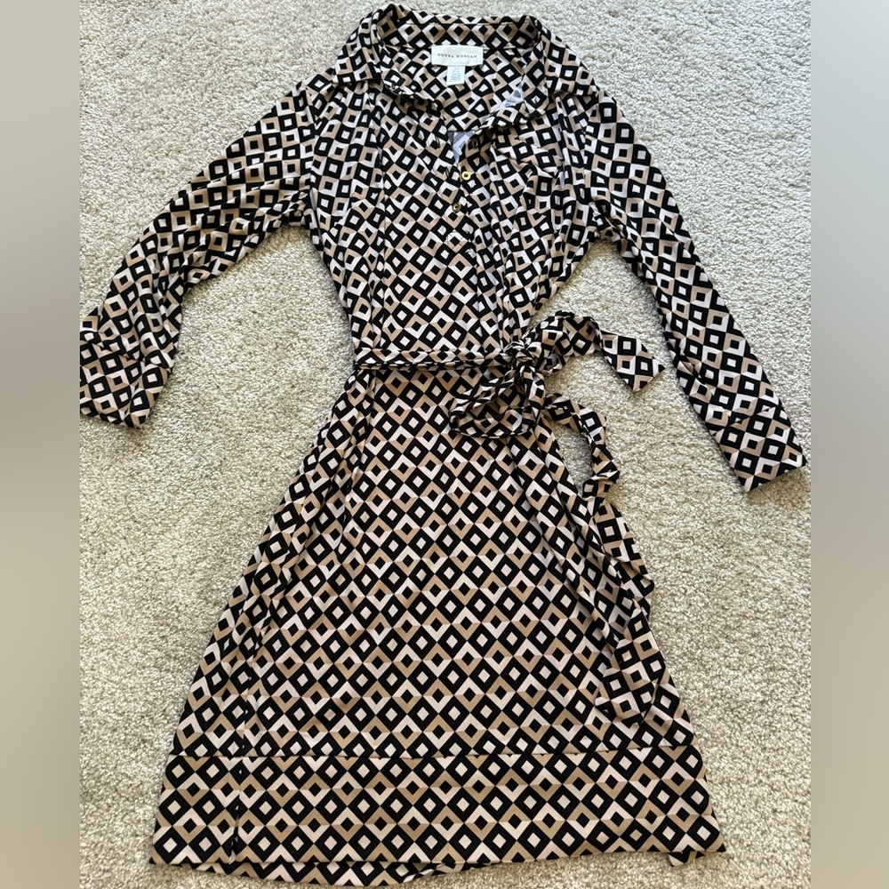 Donna Morgan Black and Cream Diamond Print Dress